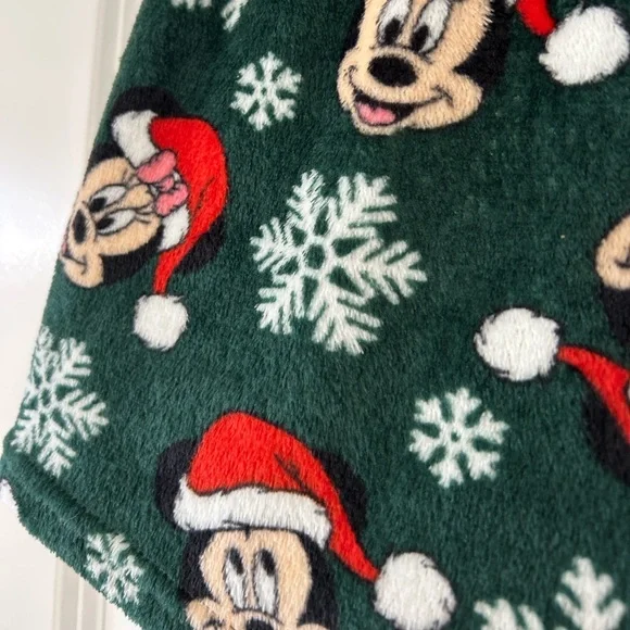 ⭐️NWT!⭐️ Disney Mickey Mouse Fuzzy Sleep Shorts Sz L w MEASUREMENTS Xmas Theme - Picture 5 of 8